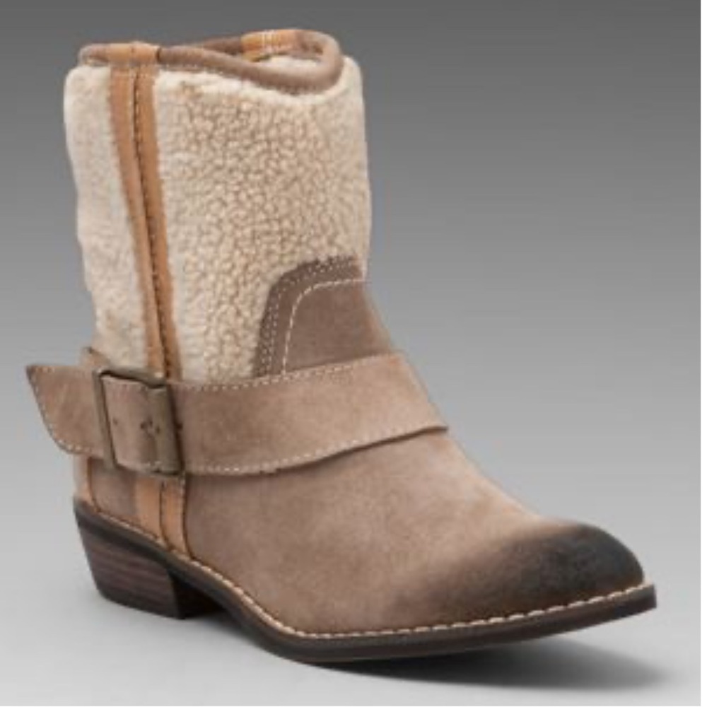Kelsi Dagger oiled suede leather faux fur side buckle booties boots Sz 8 1/2